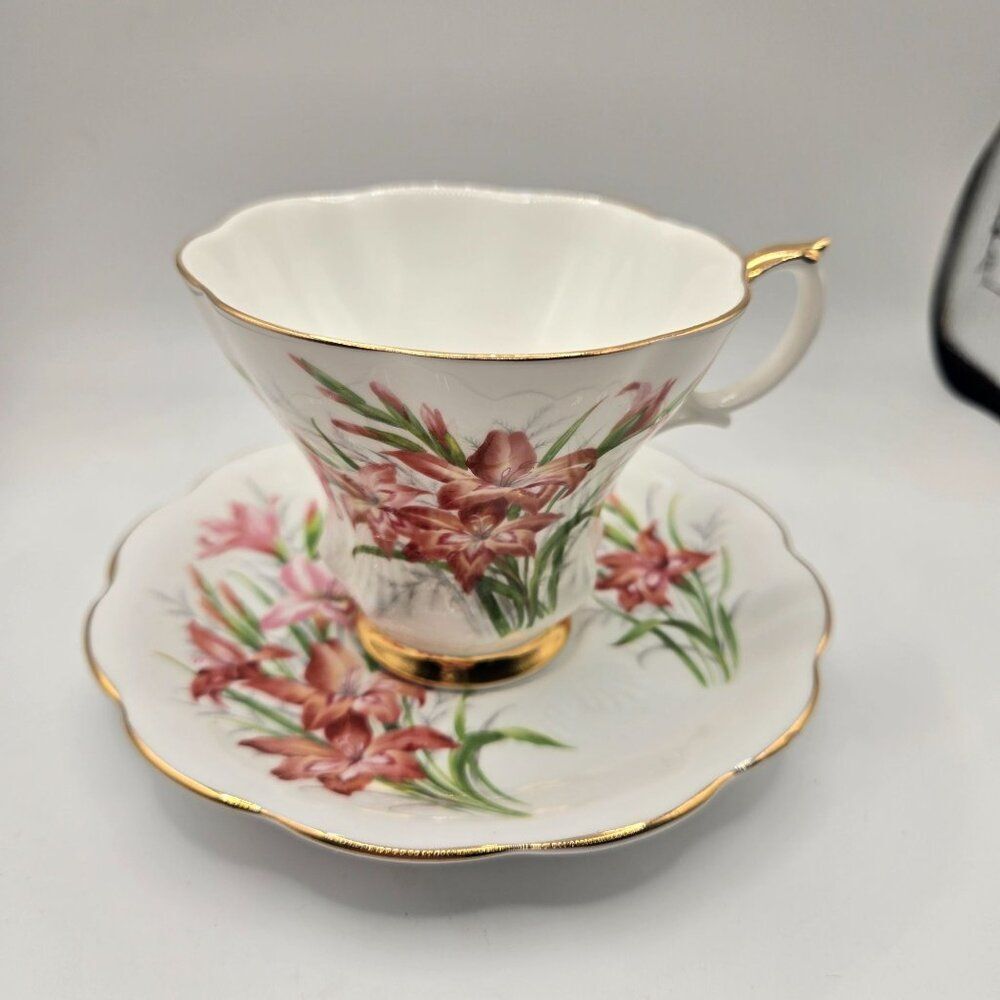 Royal Albert Friendship Gladiolus Teacup Saucer Set Bone China Gold Trim Floral